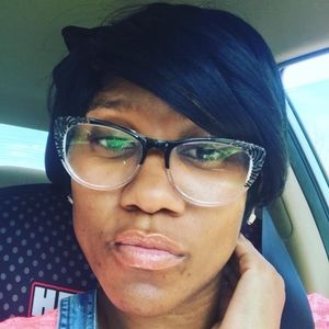 Meet your Posher, Ebony